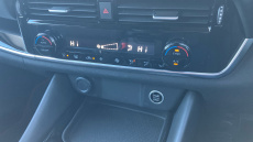 Nissan Qashqai 1.3 DiG-T MH 158 N-Connecta 5dr Xtronic Petrol Hatchback